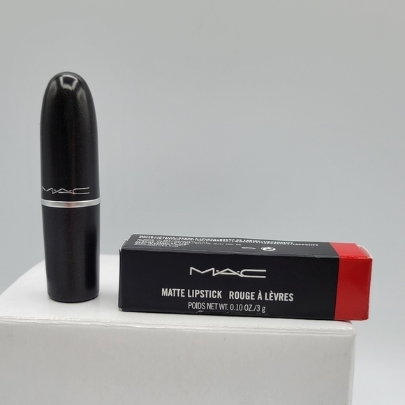 MAC Lady Danger 607 matte Lipstick - Picture 15 of 16